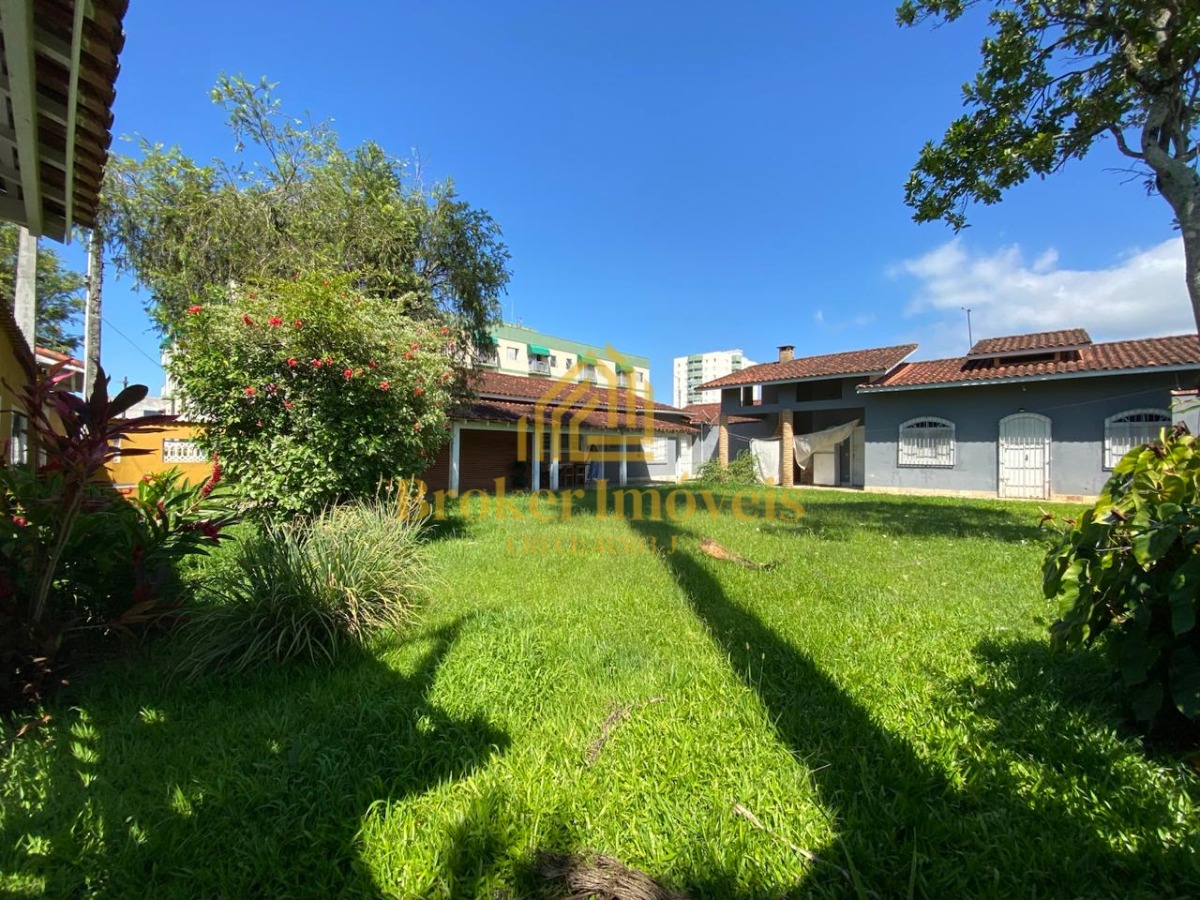 Charmosa casa térrea em localização privilegiada no Indaiá, com 5 dormitórios e muitas possibilidades!