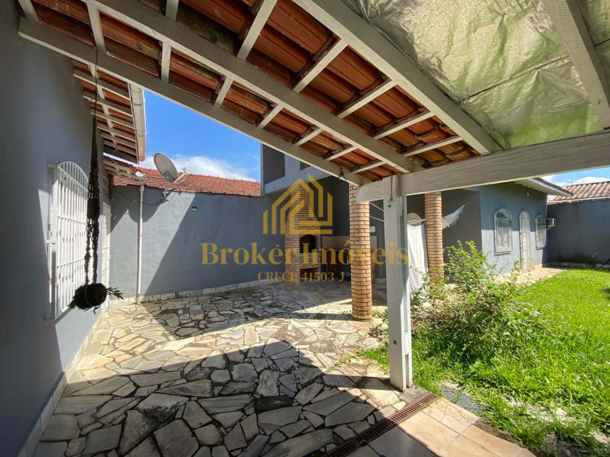 Charmosa casa térrea em localização privilegiada no Indaiá, com 5 dormitórios e muitas possibilidades!