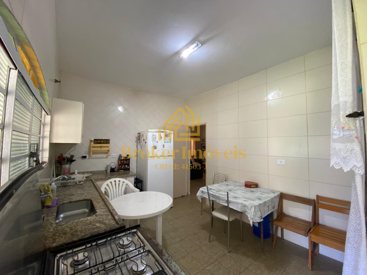 Charmosa casa térrea em localização privilegiada no indaiá, 
