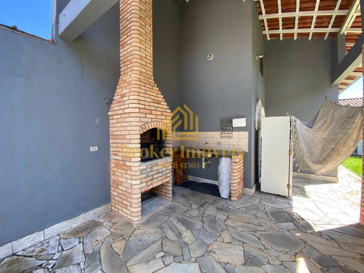 Charmosa casa térrea em localização privilegiada no Indaiá, com 5 dormitórios e muitas possibilidades!