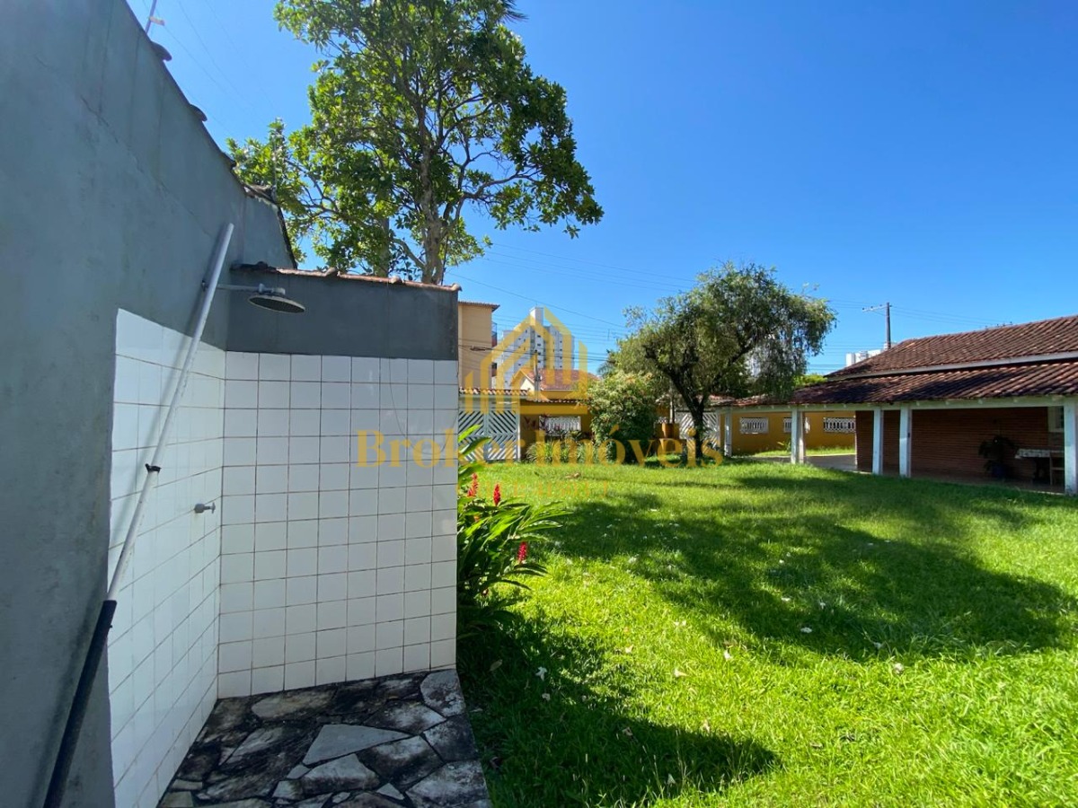 Charmosa casa térrea em localização privilegiada no Indaiá, com 5 dormitórios e muitas possibilidades!