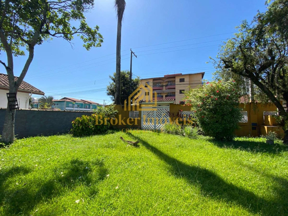 Charmosa casa térrea em localização privilegiada no Indaiá, com 5 dormitórios e muitas possibilidades!