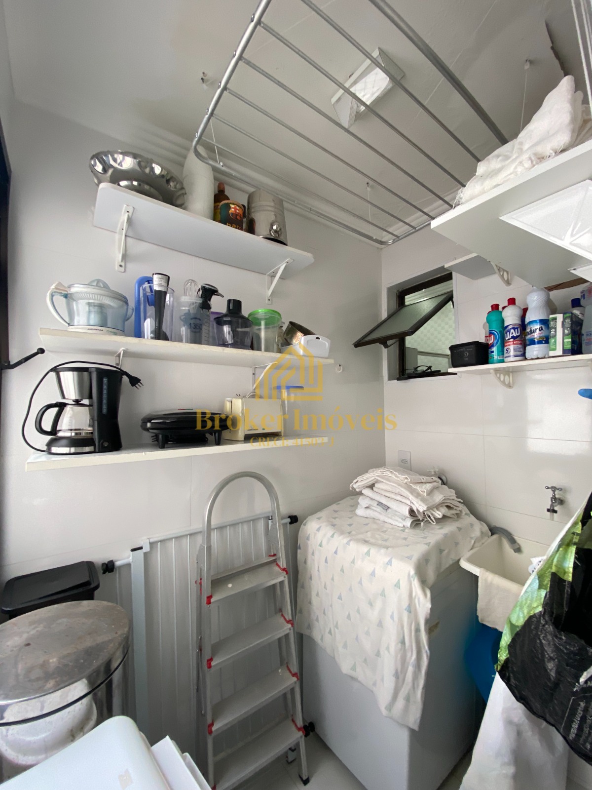 Apartamento com vista para o mar, condomínio pé na Areia Hawai Vivendas na Martim de Sá
