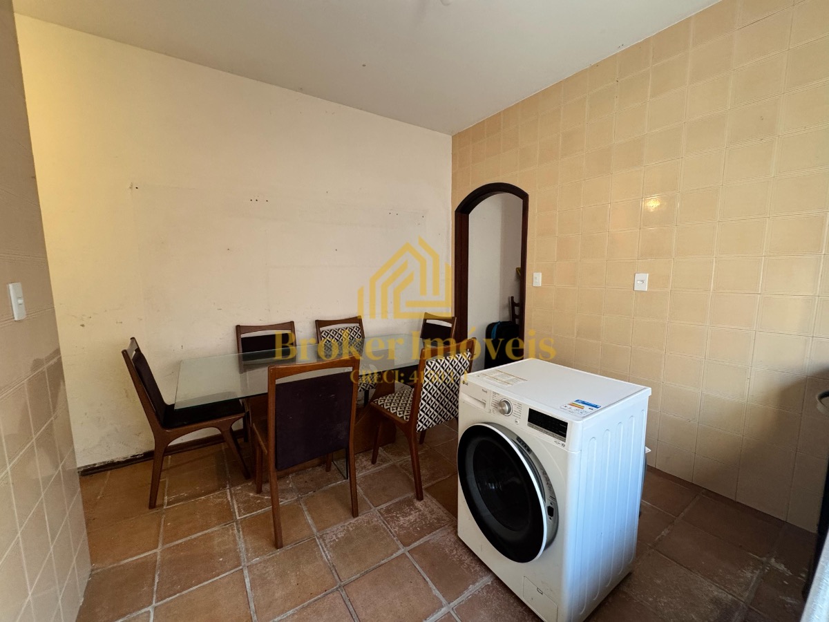 Casa térrea com 4 dormitórios e piscina, 100m da praia no jardim britânia