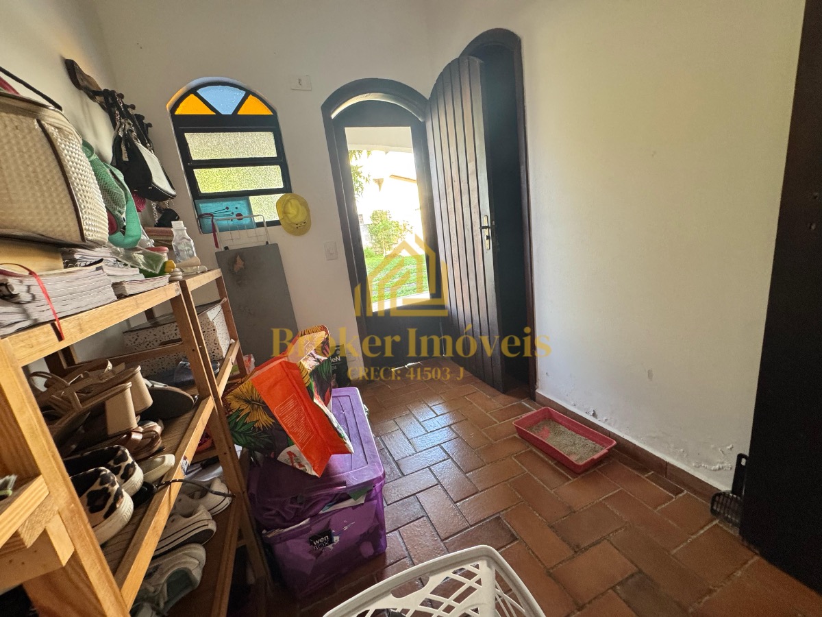 Casa térrea com 4 dormitórios e piscina, 100m da praia no jardim britânia