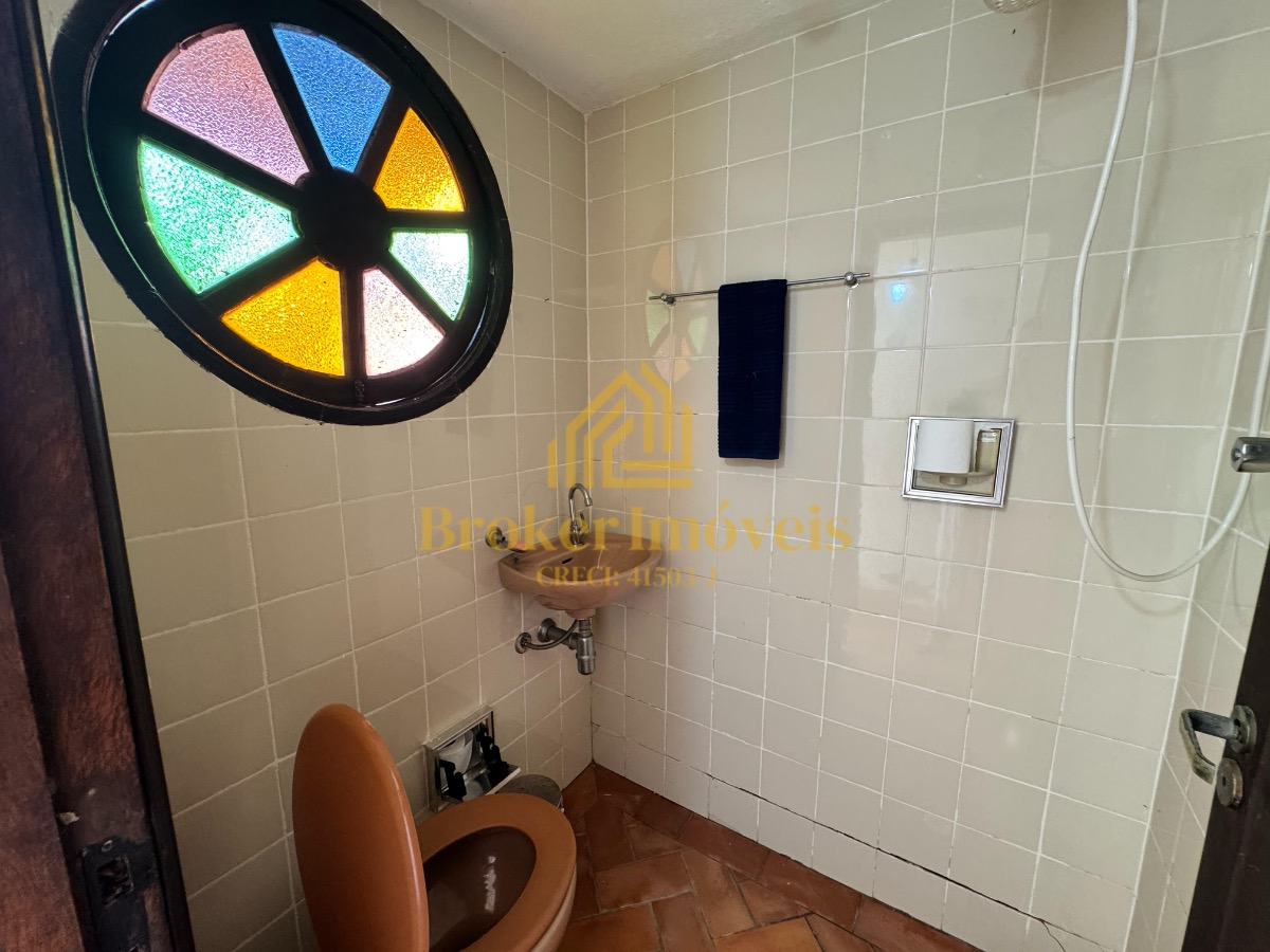 Casa térrea com 4 dormitórios e piscina, 100m da praia no ja