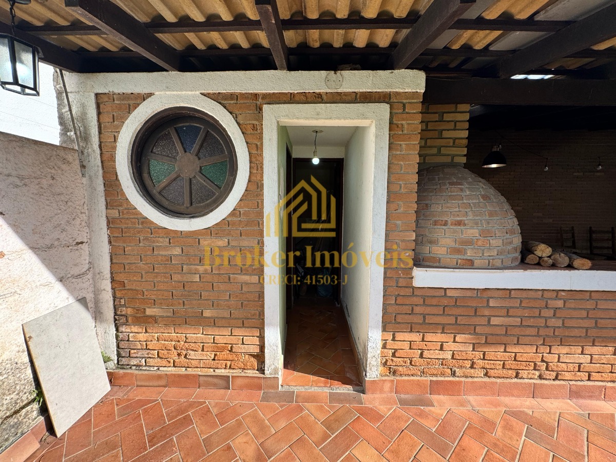 Casa térrea com 4 dormitórios e piscina, 100m da praia no jardim britânia