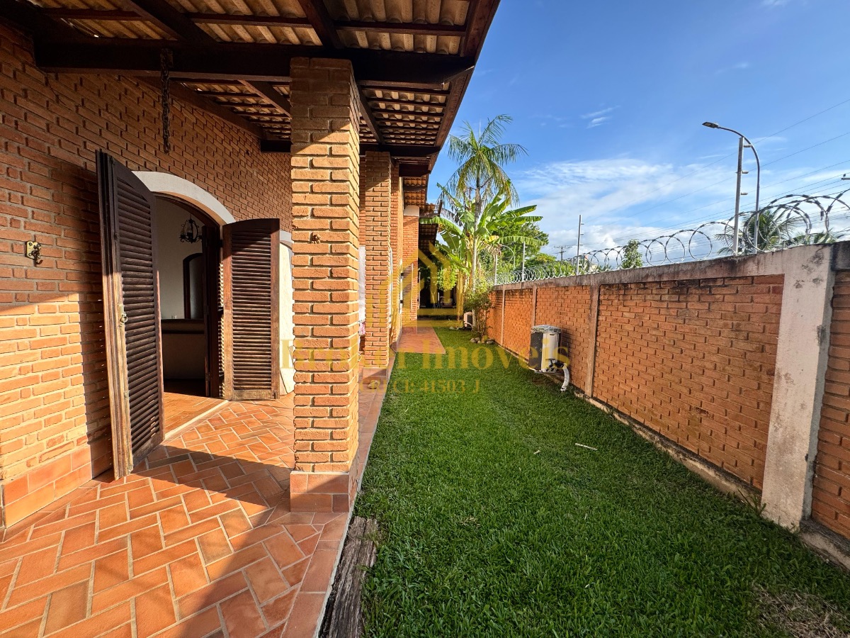 Casa térrea com 4 dormitórios e piscina, 100m da praia no jardim britânia