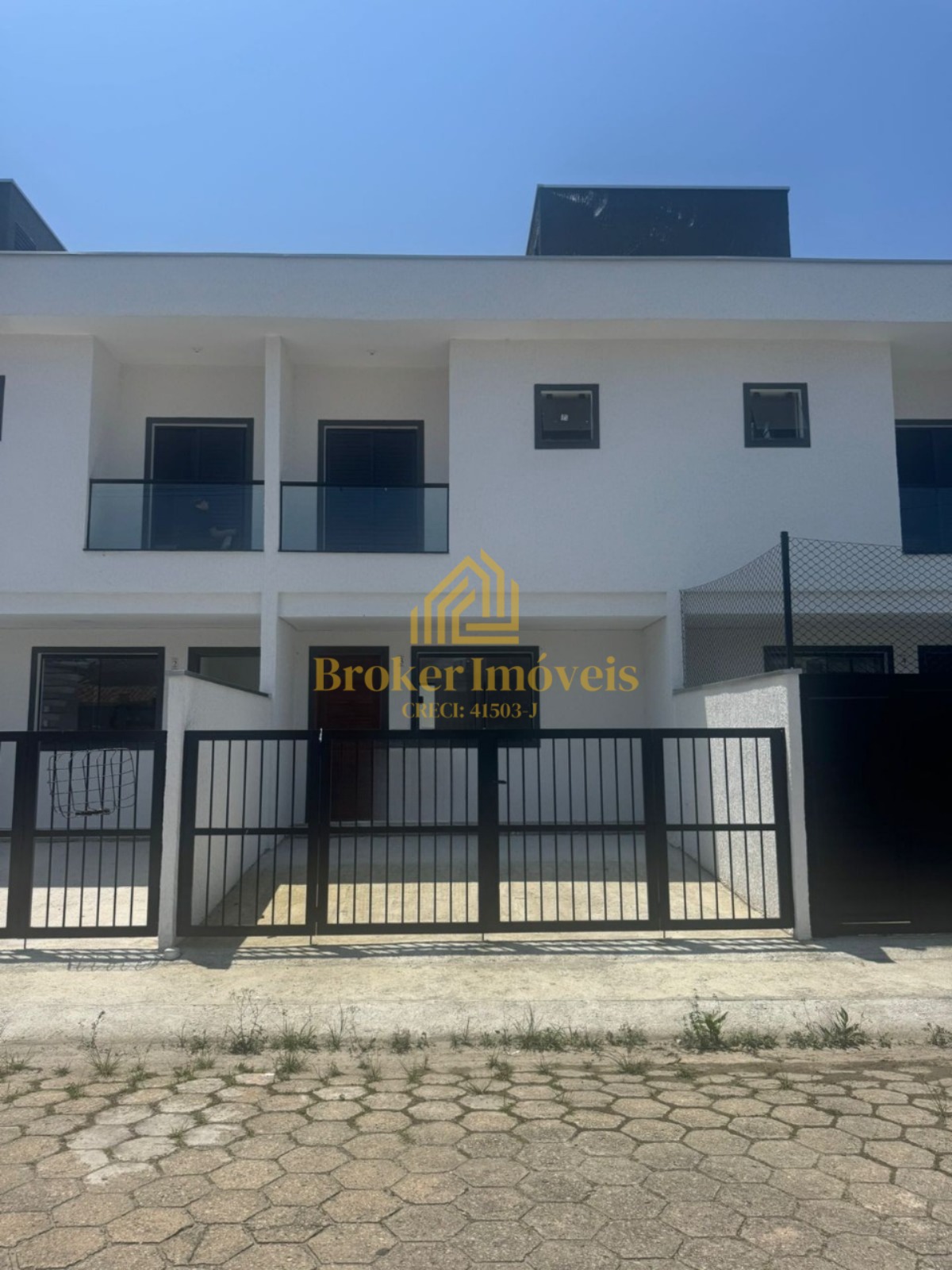 Sobrado a apenas 150 metros da praia de massaguaçu!