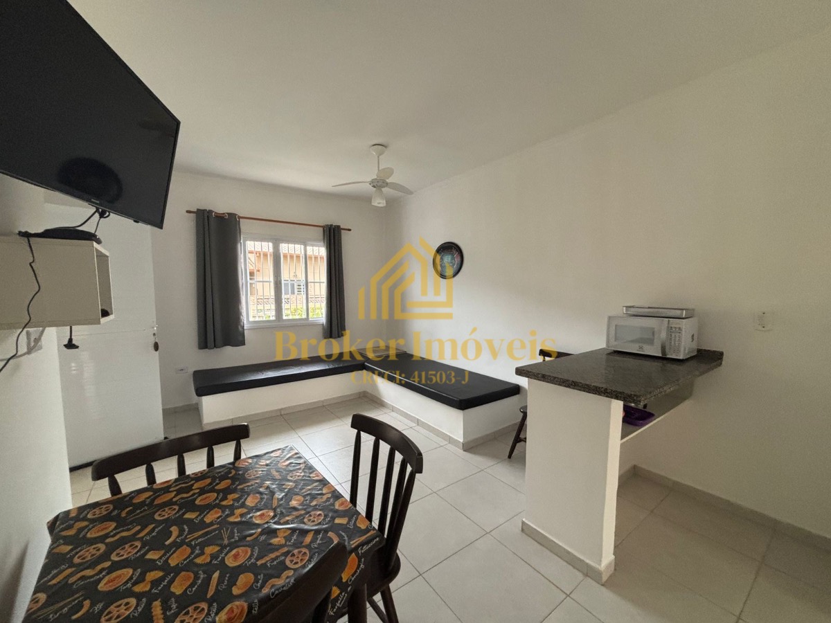 Apartamento à venda na praia da maranduba à 800 metros da pr