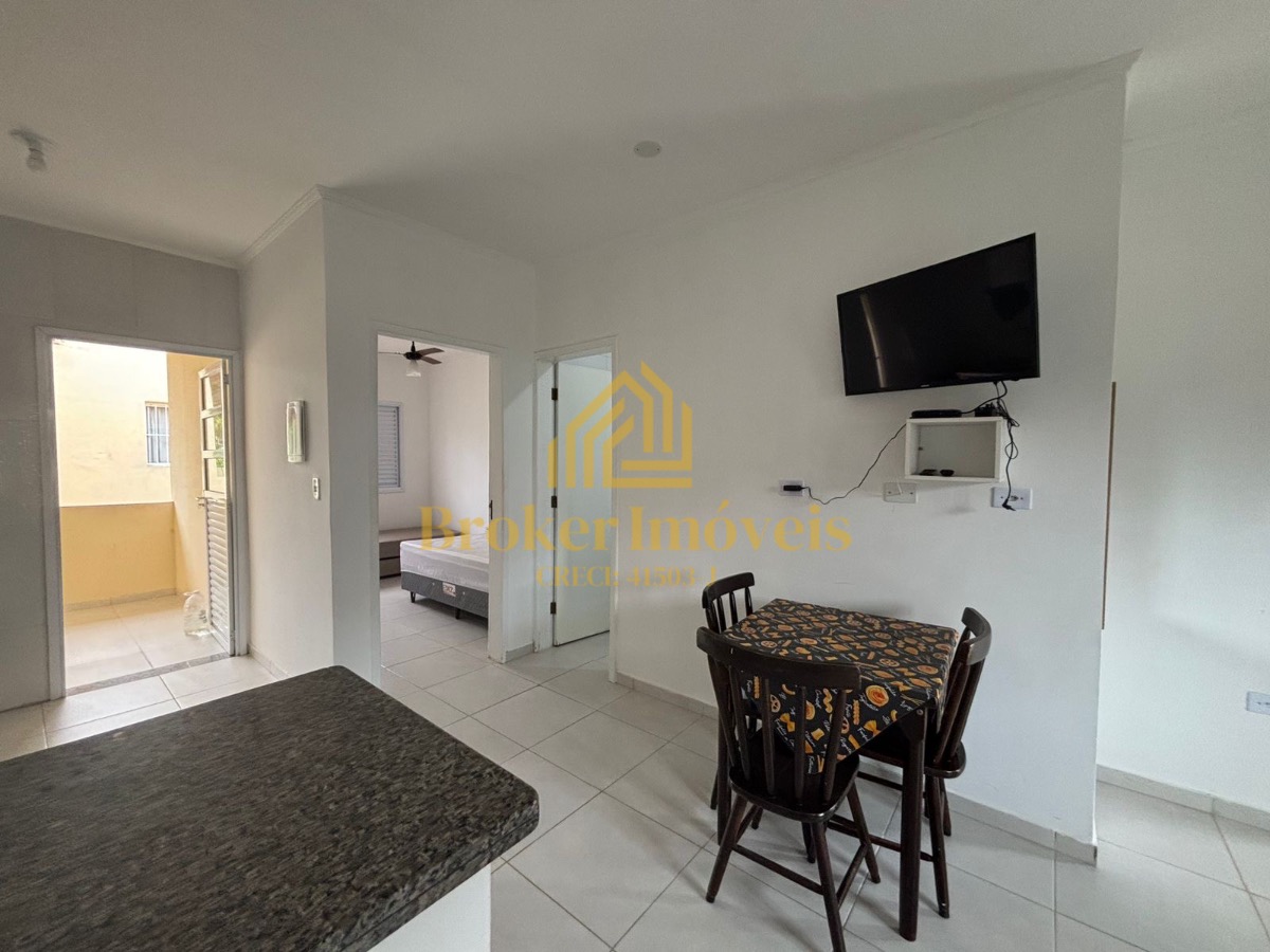 Apartamento à venda na praia da maranduba à 800 metros da pr