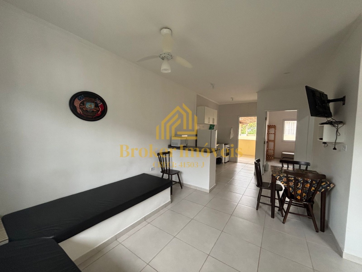 Apartamento à venda na praia da maranduba à 800 metros da pr