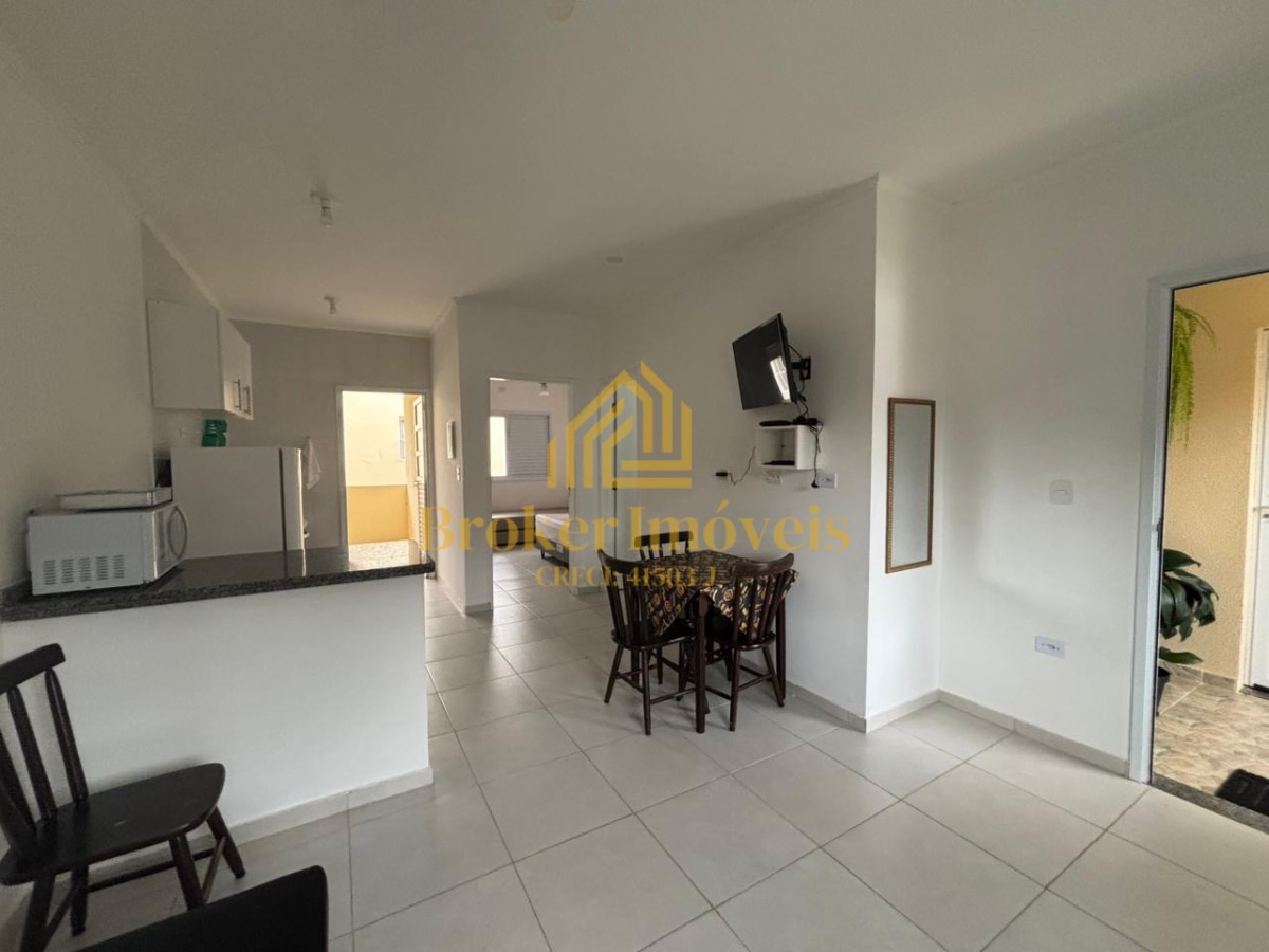 Apartamento à venda na praia da maranduba à 800 metros da pr