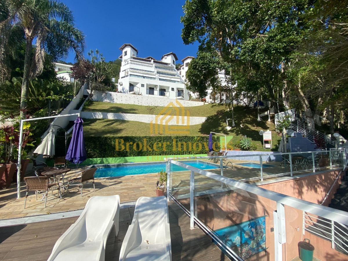 Duplex frente ao mar com vista de tirar o fôlego! pé na arei