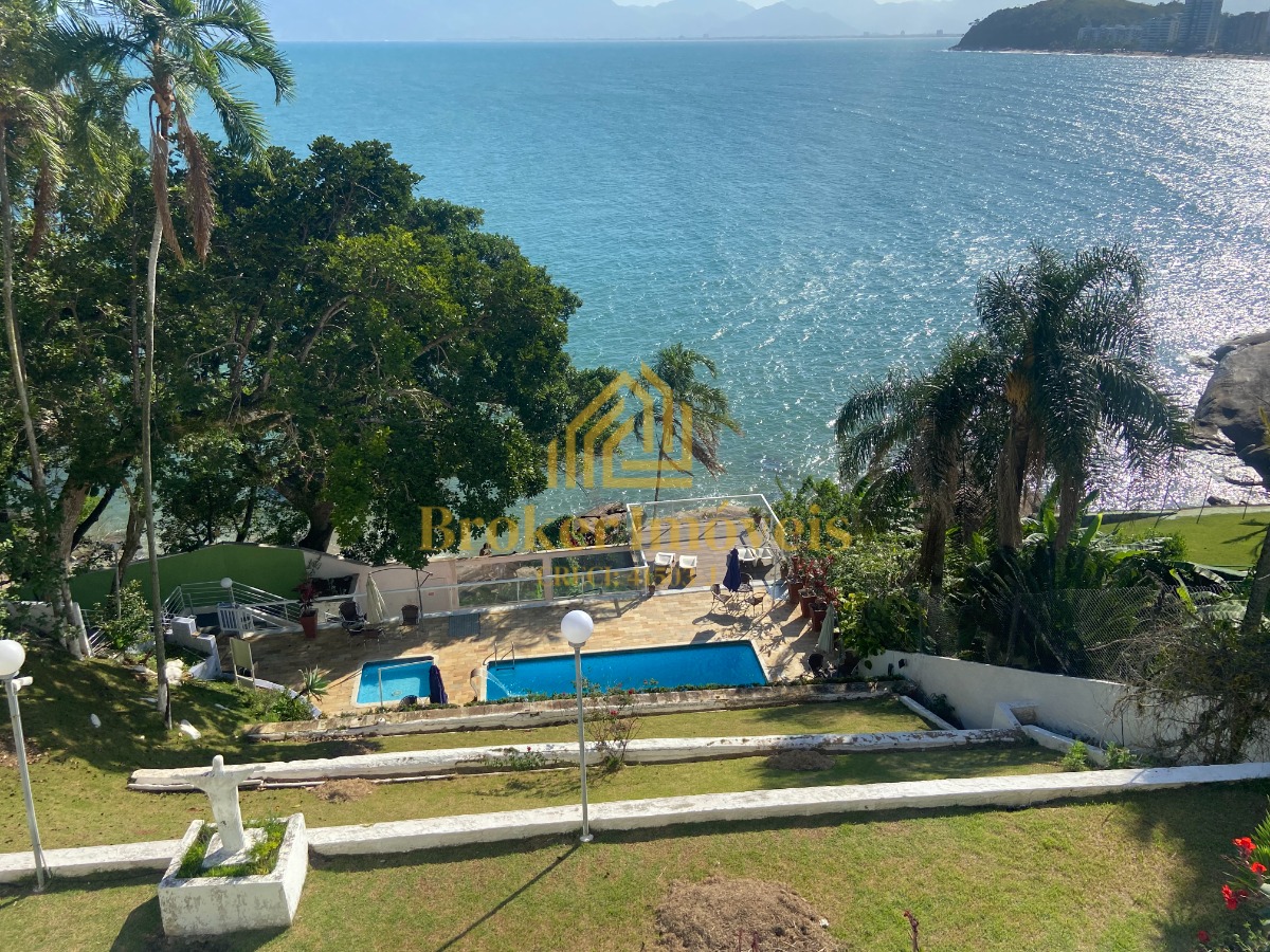 Duplex frente ao mar com vista de tirar o fôlego! pé na arei