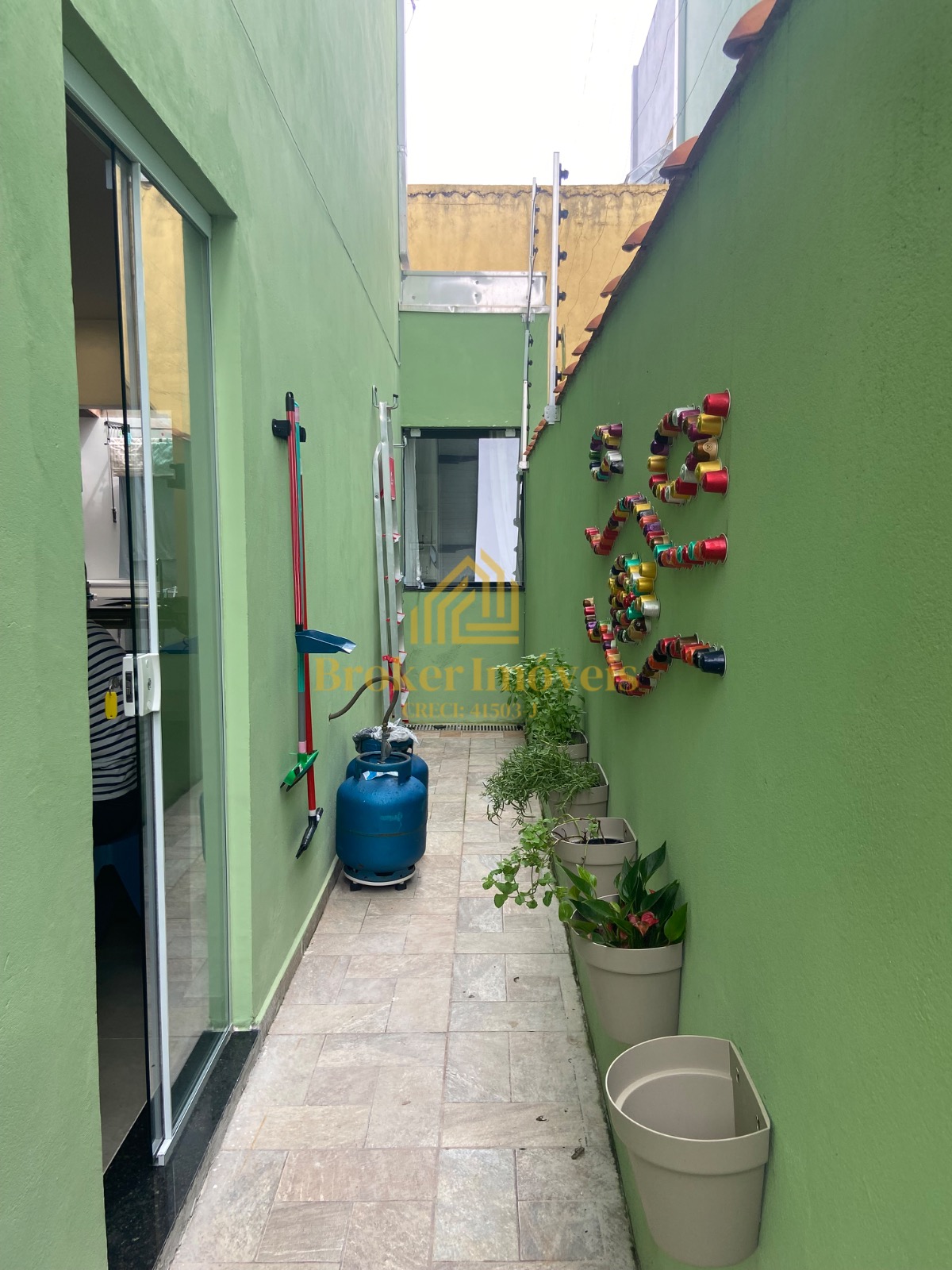 Oportunidade de lindo sobrado com 4 dormitórios sendo 1 suít - foto 7