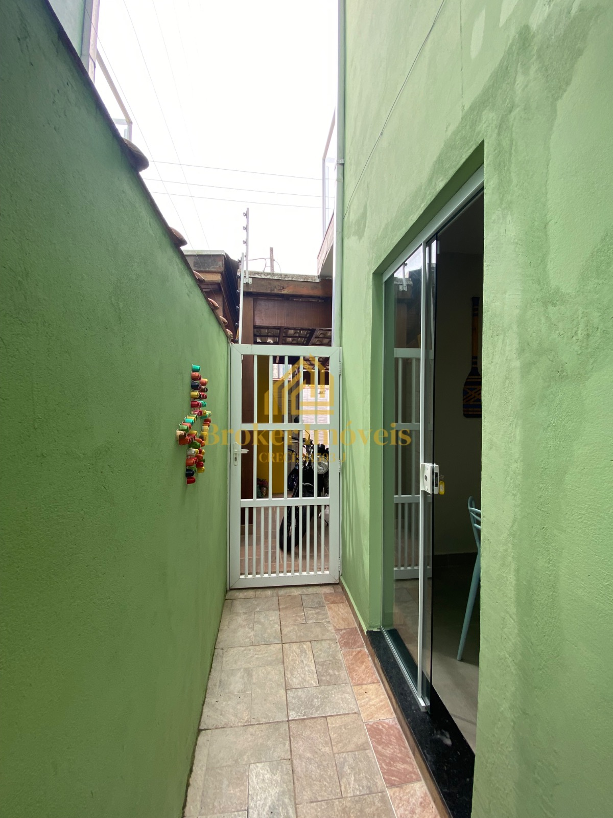 Oportunidade de lindo sobrado com 4 dormitórios sendo 1 suít - foto 8