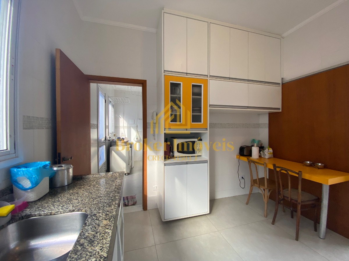Casa à venda na Praia Martim de Sá, com 2 lotes no total 720M², somente à 190 metros da praia