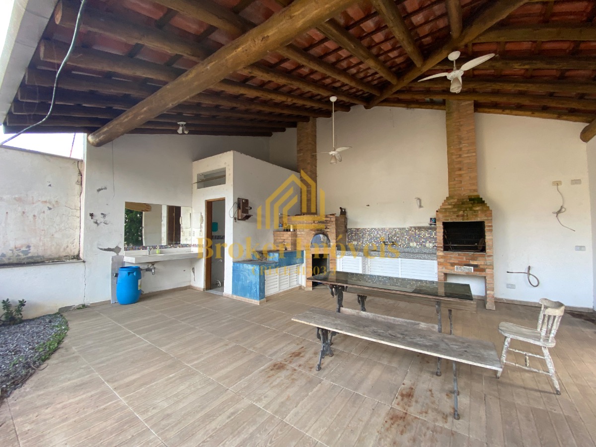 Casa à venda na Praia Martim de Sá, com 2 lotes no total 720M², somente à 190 metros da praia