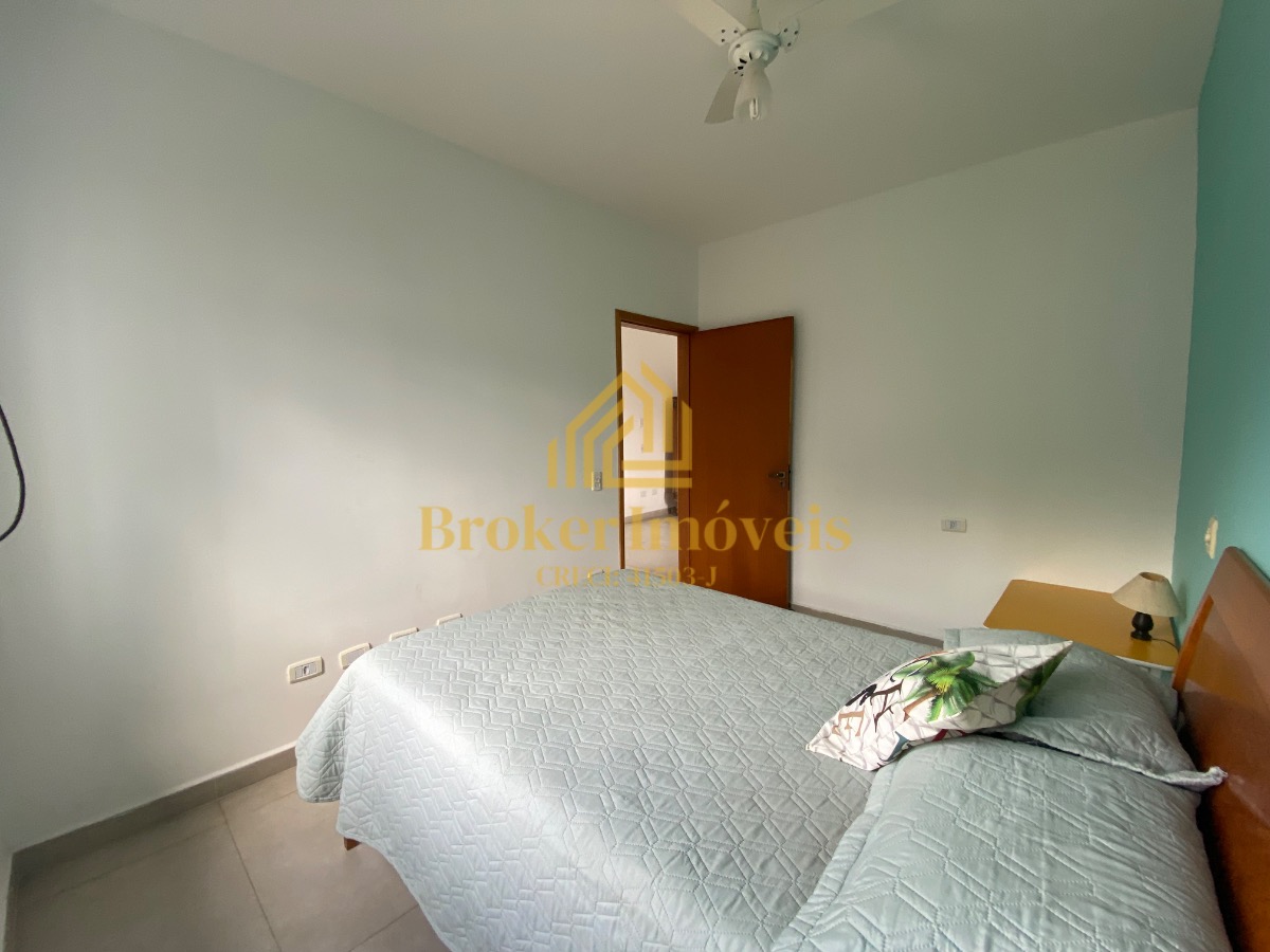 Casa à venda na Praia Martim de Sá, com 2 lotes no total 720M², somente à 190 metros da praia