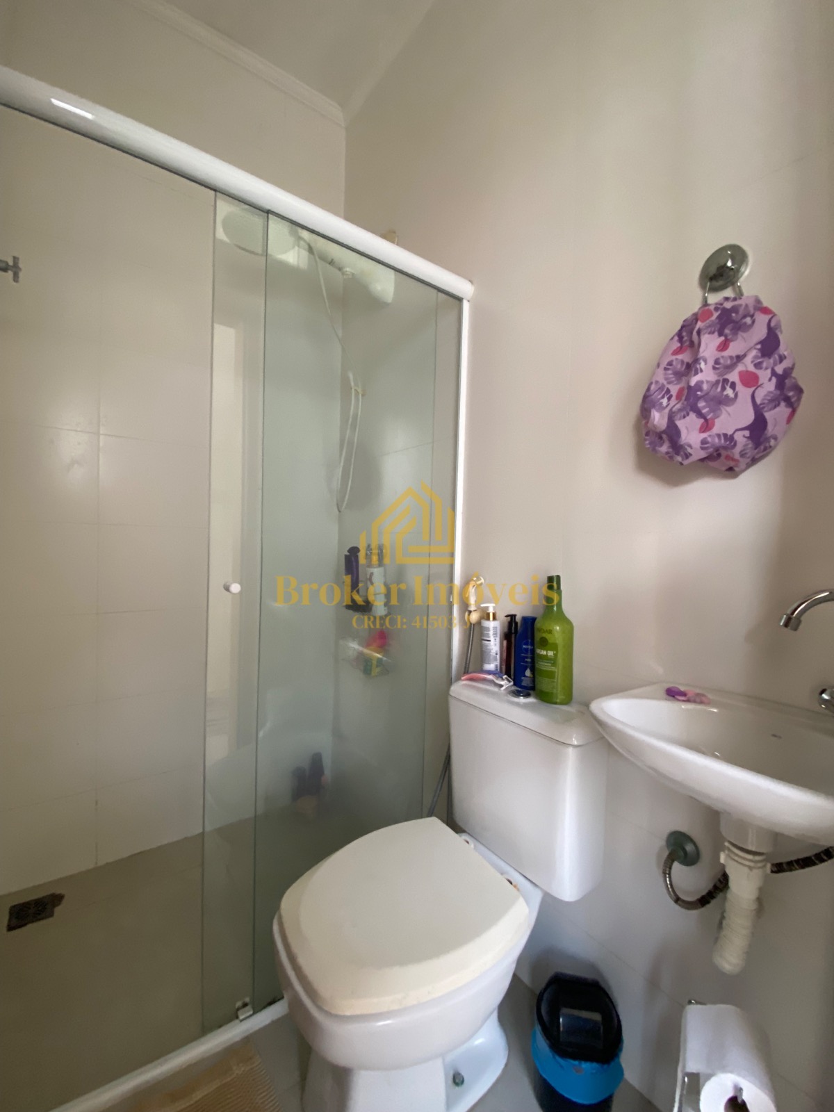 Casa à venda na Praia Martim de Sá, com 2 lotes no total 720M², somente à 190 metros da praia