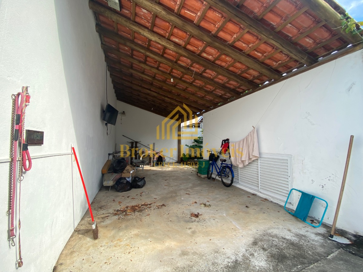 Casa à venda na Praia Martim de Sá, com 2 lotes no total 720M², somente à 190 metros da praia