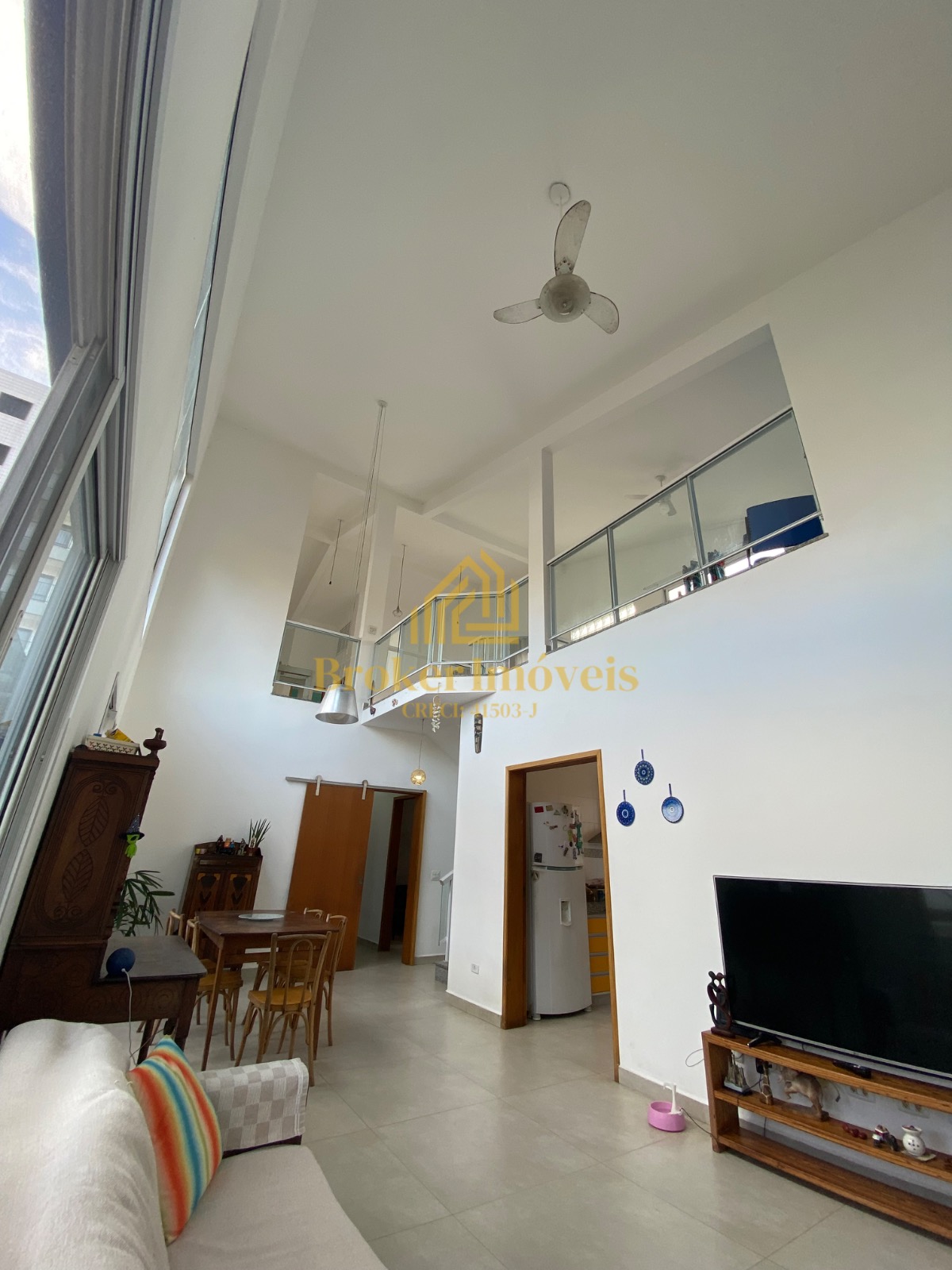 Casa à venda na Praia Martim de Sá, com 2 lotes no total 720M², somente à 190 metros da praia