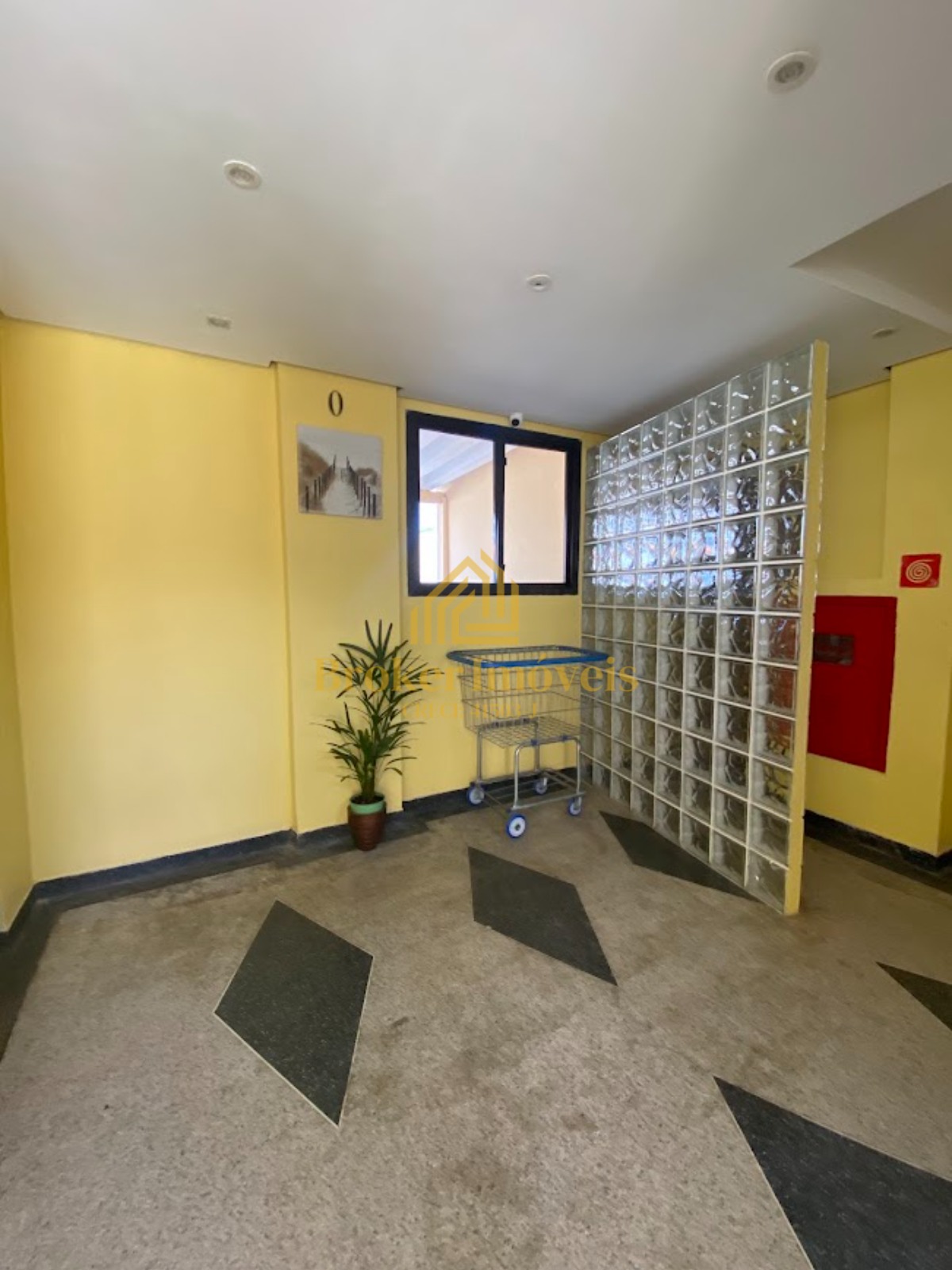 Apartamento à venda no condomínio Ibiza na Martim de Sá à 400 metros da praia