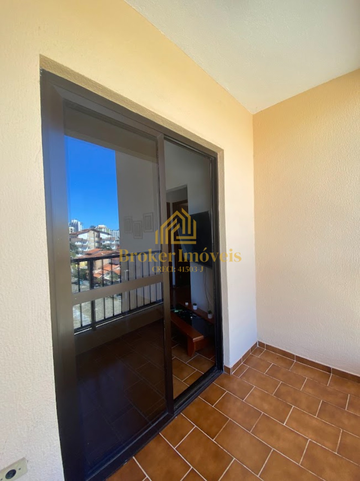 Apartamento à venda no condomínio Ibiza na Martim de Sá à 400 metros da praia