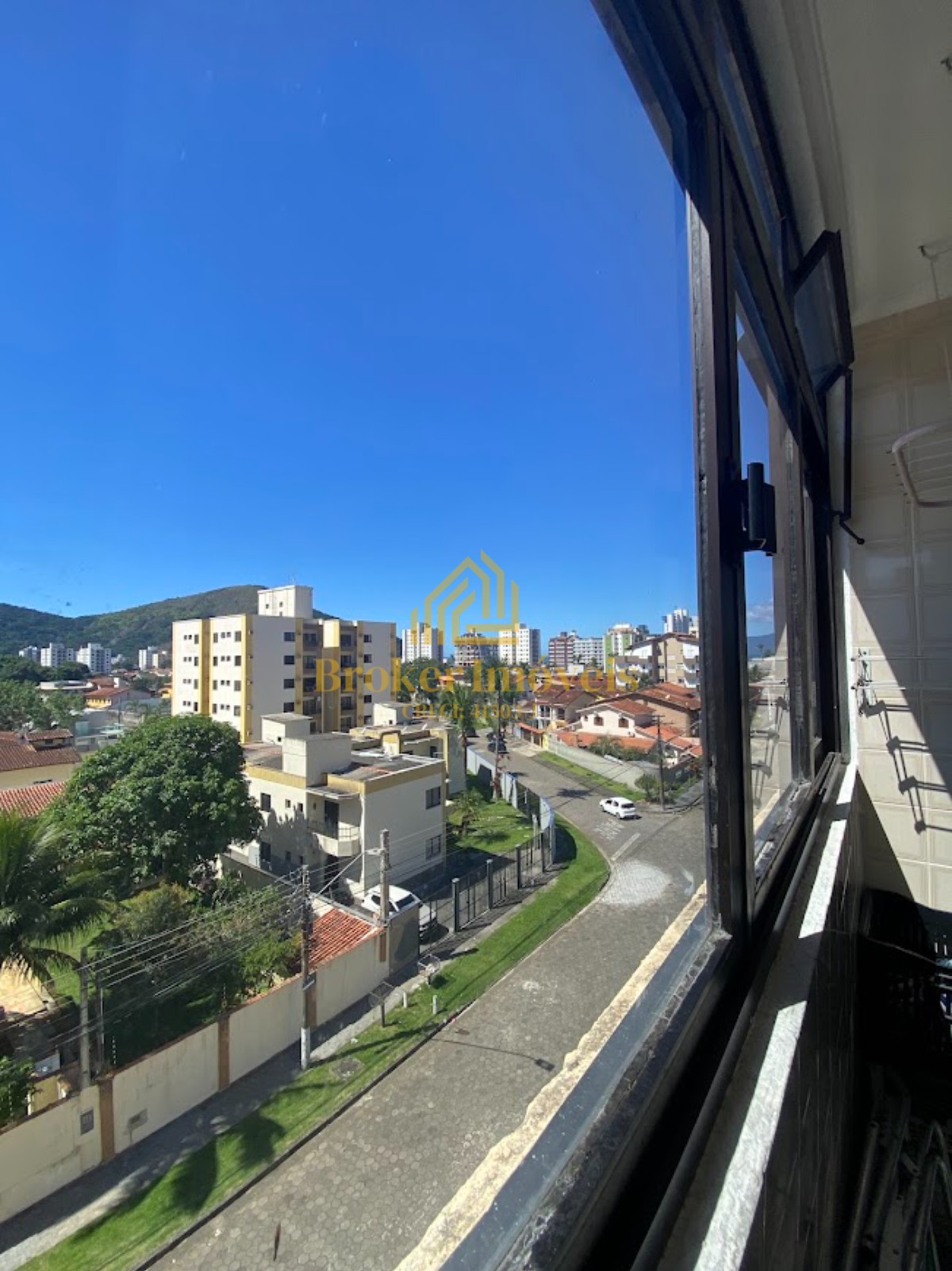 Apartamento à venda no condomínio Ibiza na Martim de Sá à 400 metros da praia
