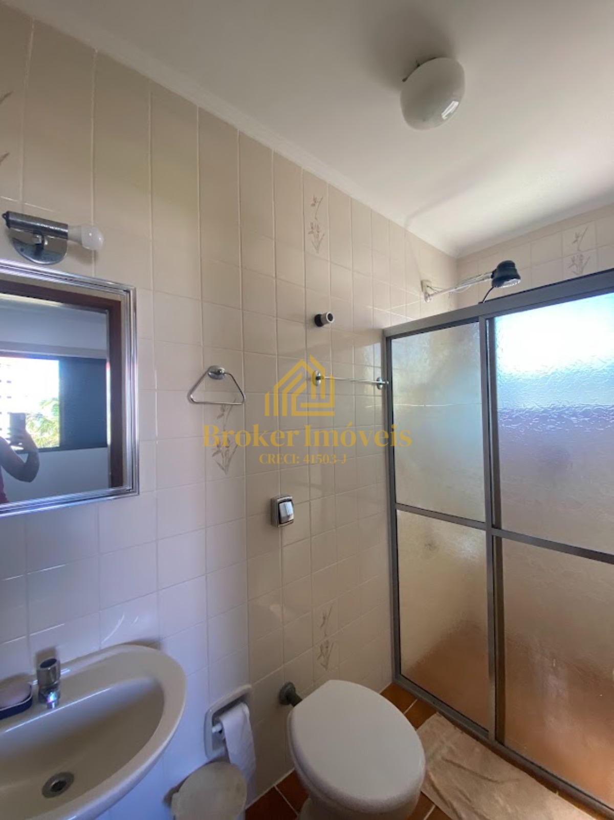 Apartamento à venda no condomínio Ibiza na Martim de Sá à 400 metros da praia