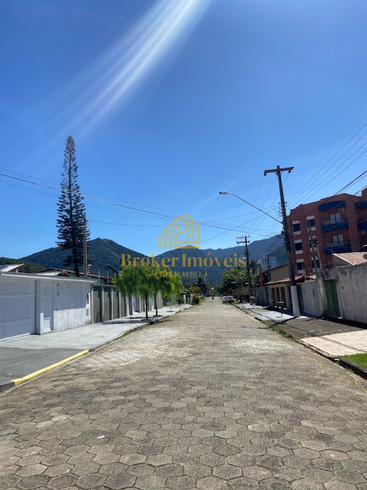 Apartamento à venda no condomínio Ibiza na Martim de Sá à 400 metros da praia