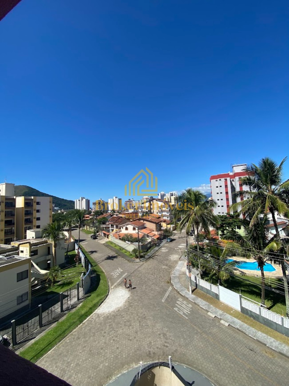 Apartamento à venda no condomínio Ibiza na Martim de Sá à 400 metros da praia