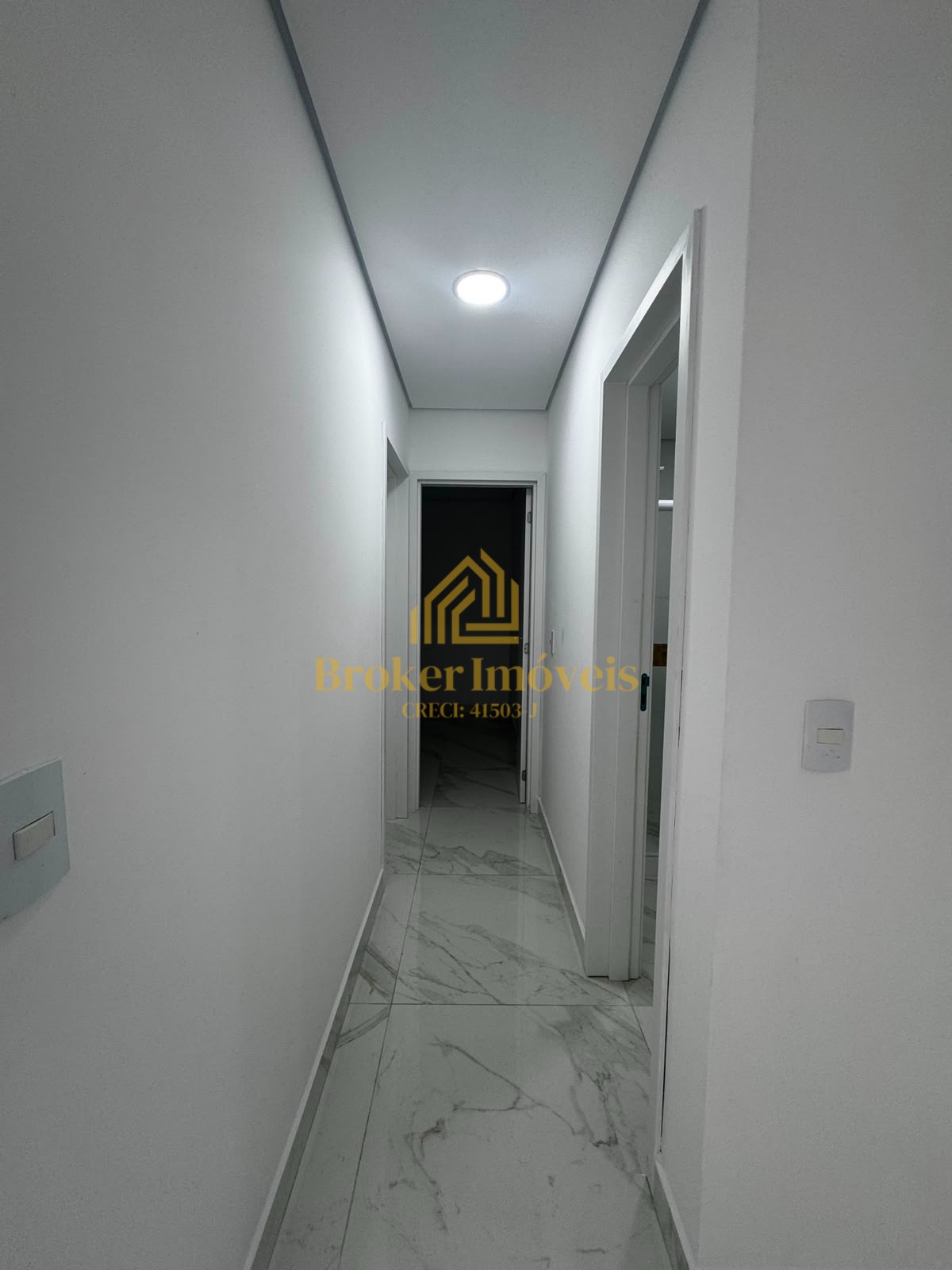 Apartamento para locação com vista para o mar no edifício eu