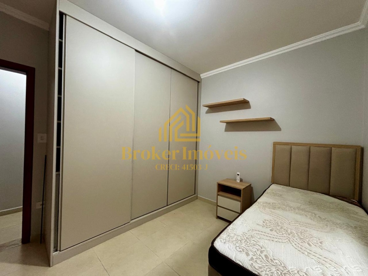 Casa ampla com suíte e closet, próxima ao centro da cidade e
