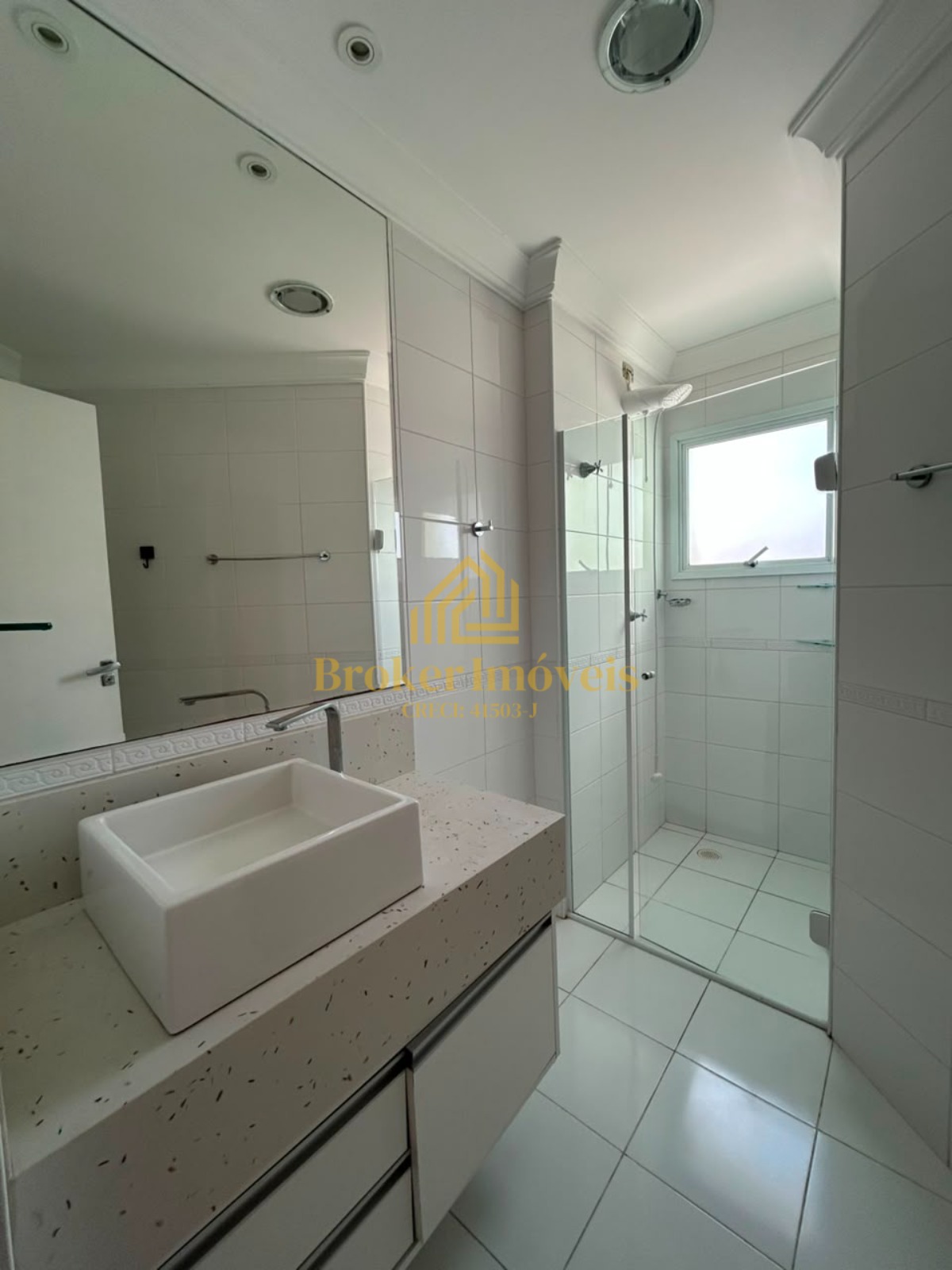 Lindo apartamento vista mar para locação definitiva no edifício costa esmeralda prainha