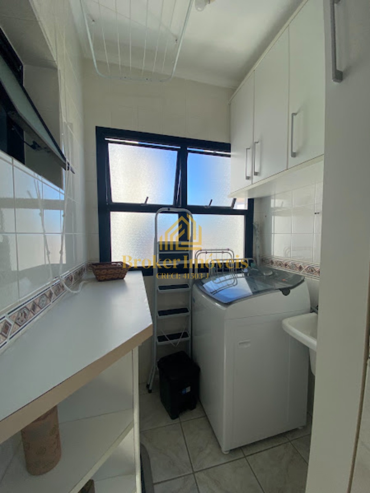 Apartamento Frente ao Mar pé na areia na Praia Martim de Sá com vista de tirar o fôlego