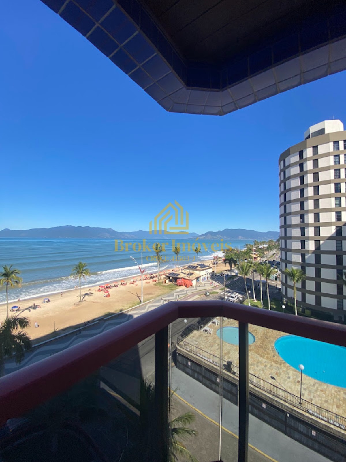 Apartamento Frente ao Mar pé na areia na Praia Martim de Sá com vista de tirar o fôlego