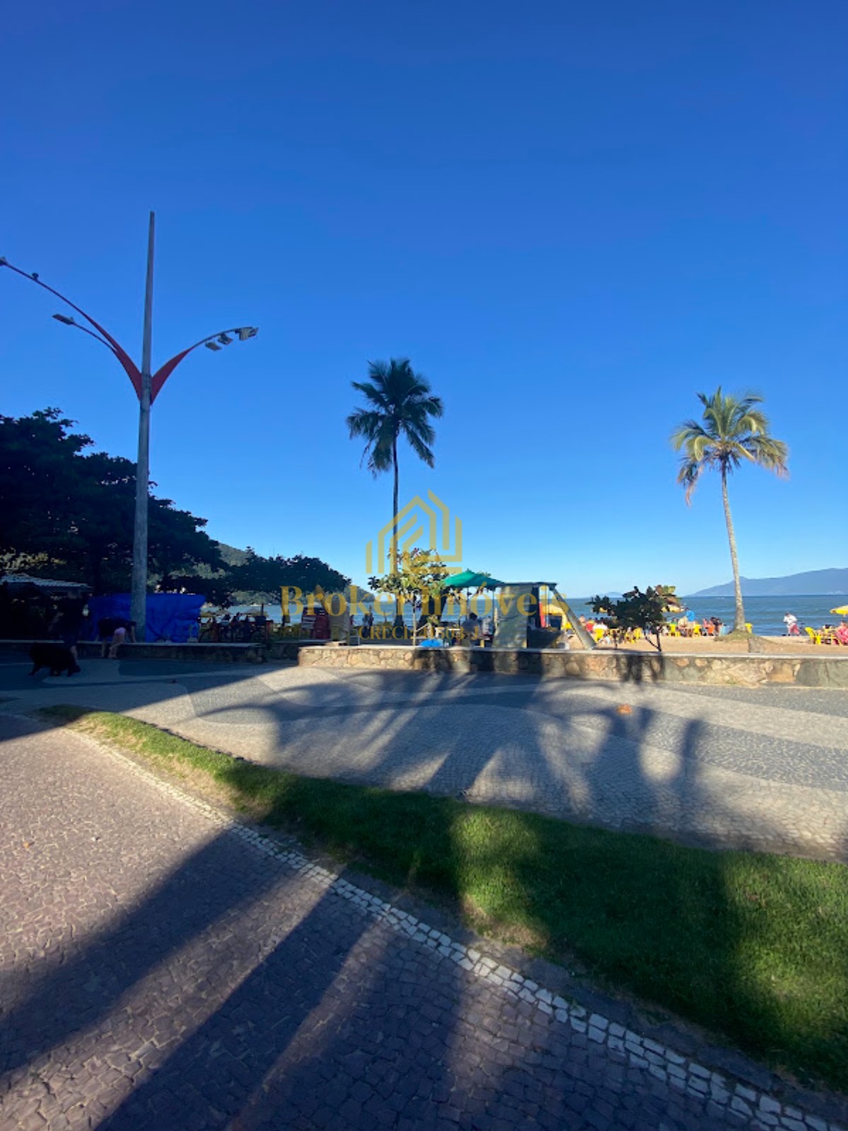 Apartamento Frente ao Mar pé na areia na Praia Martim de Sá com vista de tirar o fôlego