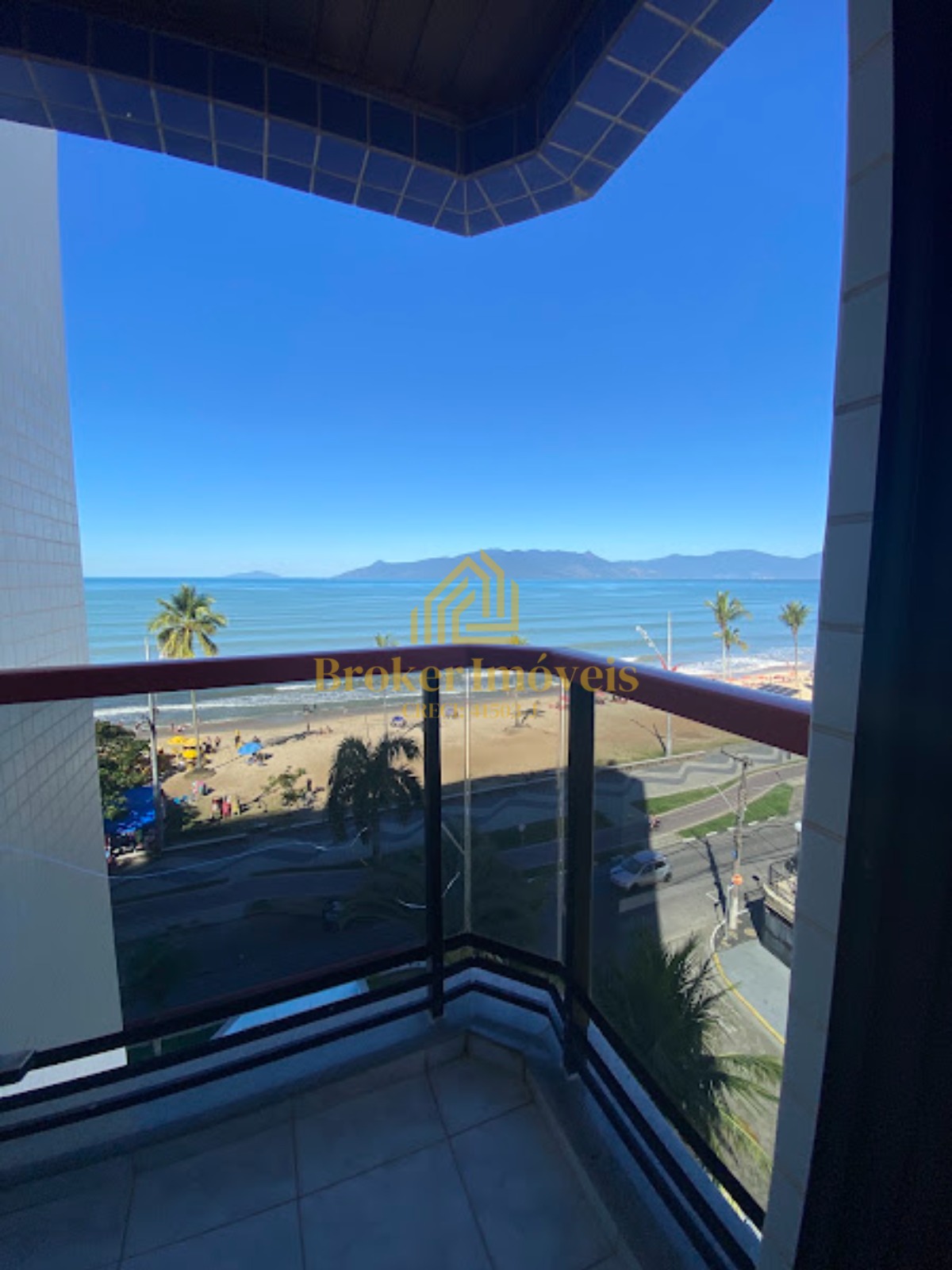 Apartamento Frente ao Mar pé na areia na Praia Martim de Sá com vista de tirar o fôlego