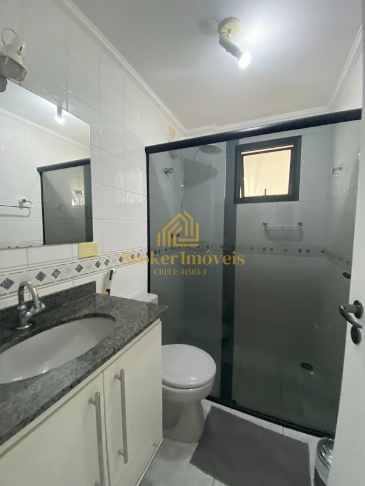 Apartamento Frente ao Mar pé na areia na Praia Martim de Sá com vista de tirar o fôlego