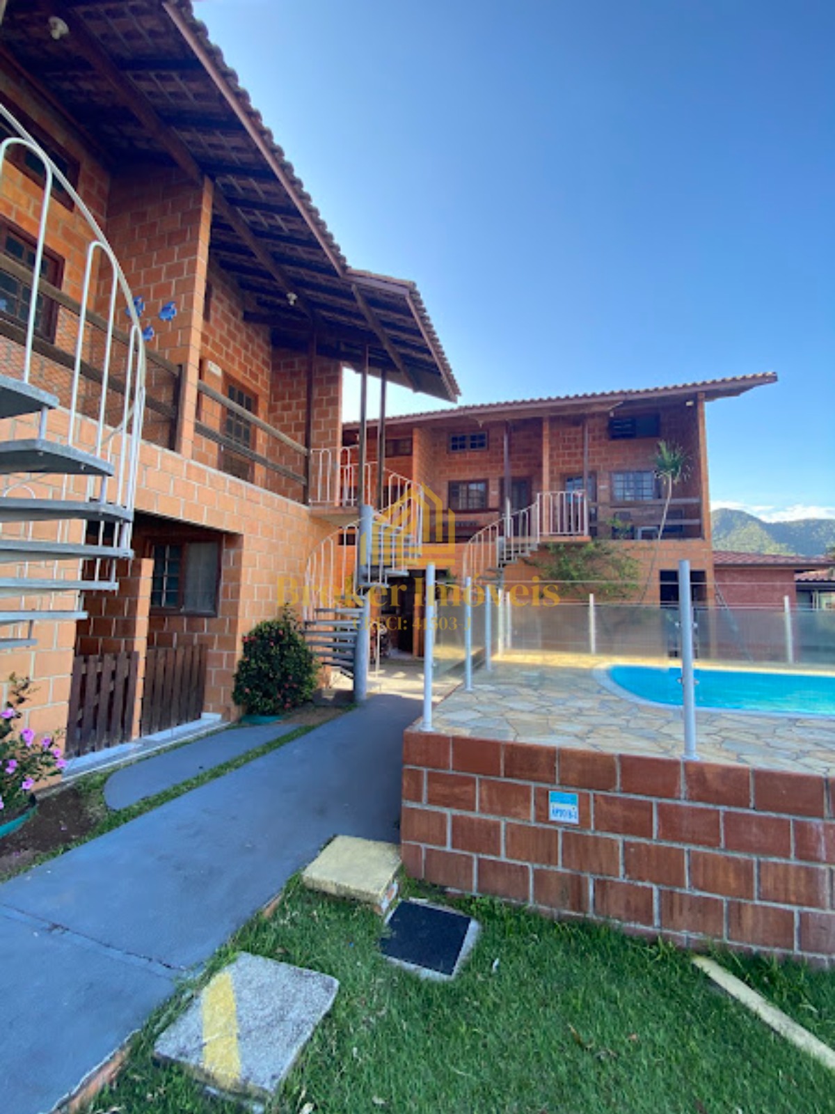 Oportunidade de lindo Flat apartamento na Martim de Sá a 550 metros da praia em um excelente condomínio - foto 1