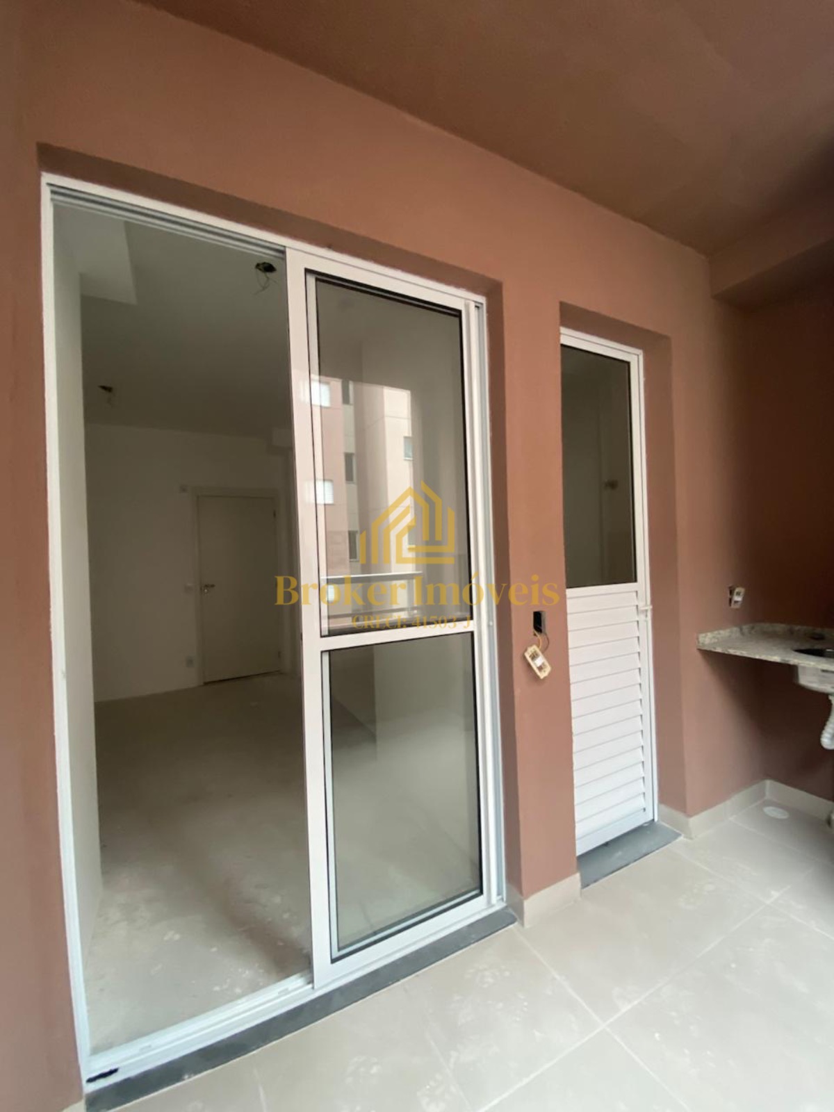 Apartamento no condomínio riviera na praia martim de sá, 3 m