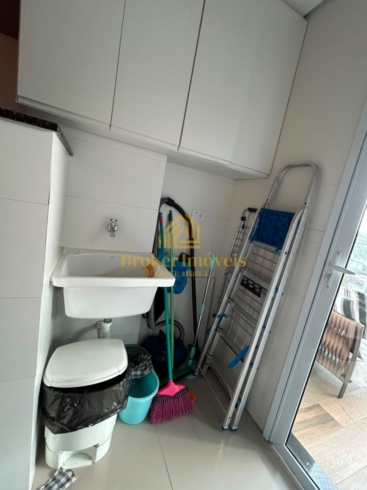 Lindíssimo Apartamento mobiliado equipado com vista para o Mar no edifício navegantes Sumaré - locação
