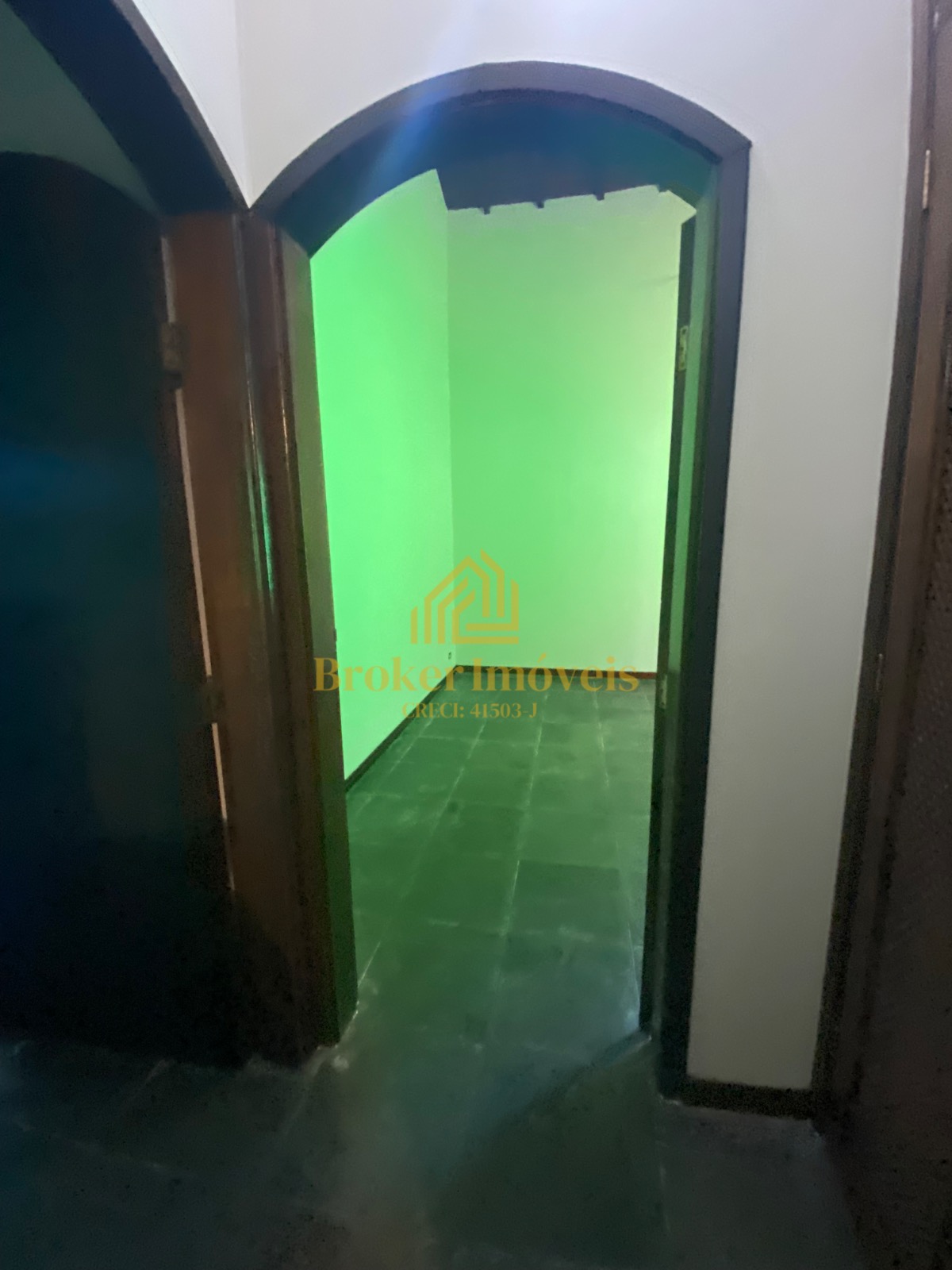 Linda casa no condomínio fechado Condomínio Sun Beach Residence na enseada venda é locação definitiva