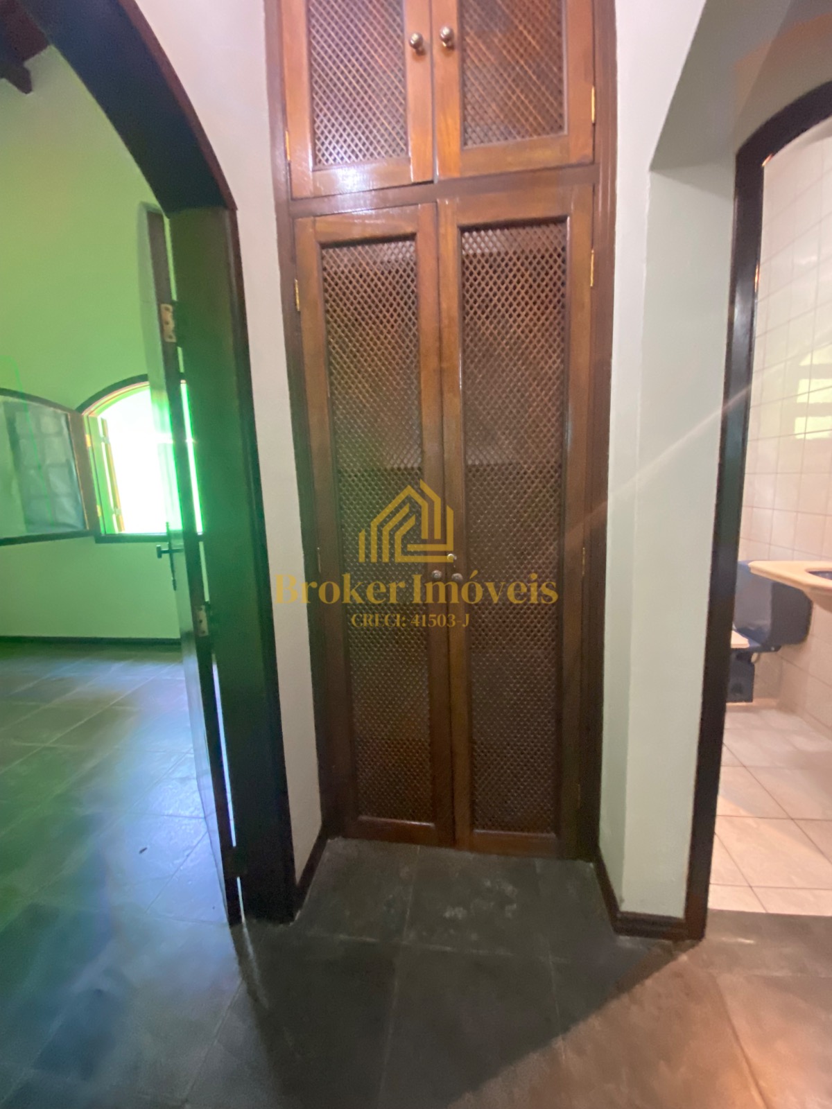Linda casa no condomínio fechado Condomínio Sun Beach Residence na enseada venda é locação definitiva