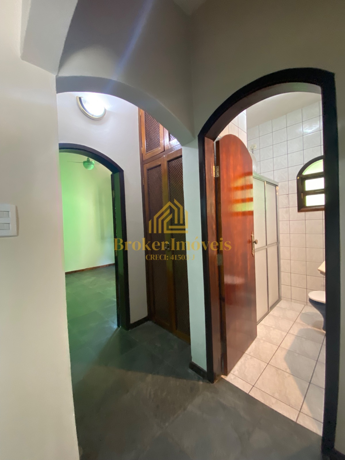Linda casa no condomínio fechado Condomínio Sun Beach Residence na enseada venda é locação definitiva