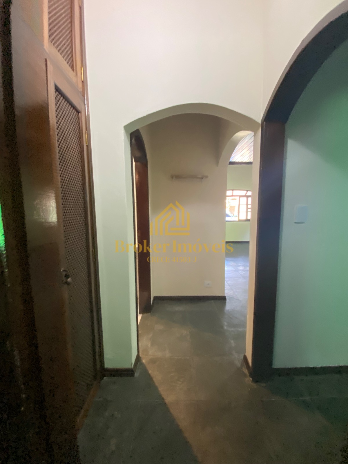 Linda casa no condomínio fechado Condomínio Sun Beach Residence na enseada venda é locação definitiva