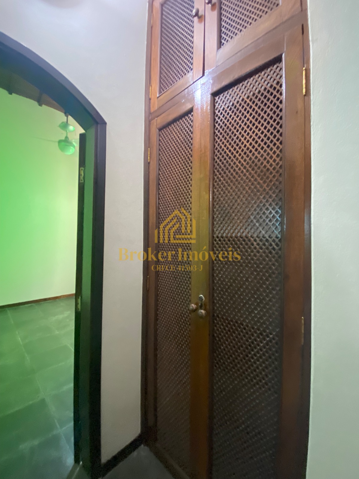 Linda casa no condomínio fechado Condomínio Sun Beach Residence na enseada venda é locação definitiva