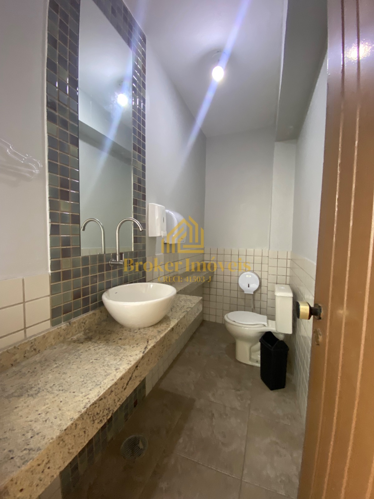 Ponto comercial em excelente localização no centro da cidade para Locação e venda com salas comerciais - foto 17